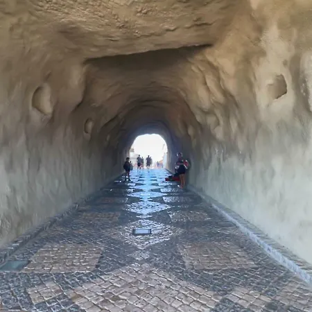 Sky - Tunel Old Town * Албуфейра